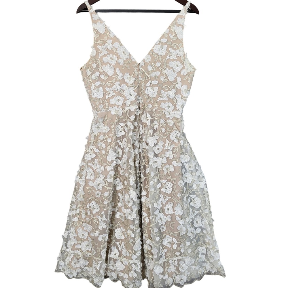 Dress The Population Elisa White Floral 3D Embroidery Dress Medium DDR424-K542‎ - Picture 3 of 11